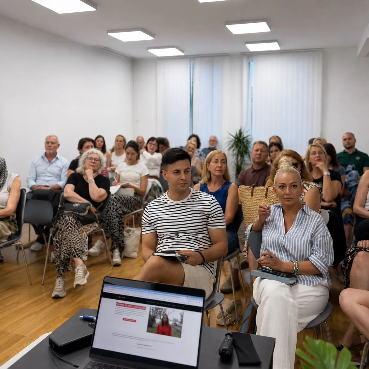 Učesnici timskog sastanka u prostoru Edukativnog centra Bildi